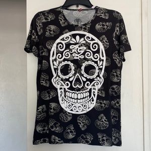 Ay Guey Skull T-shirt Size M